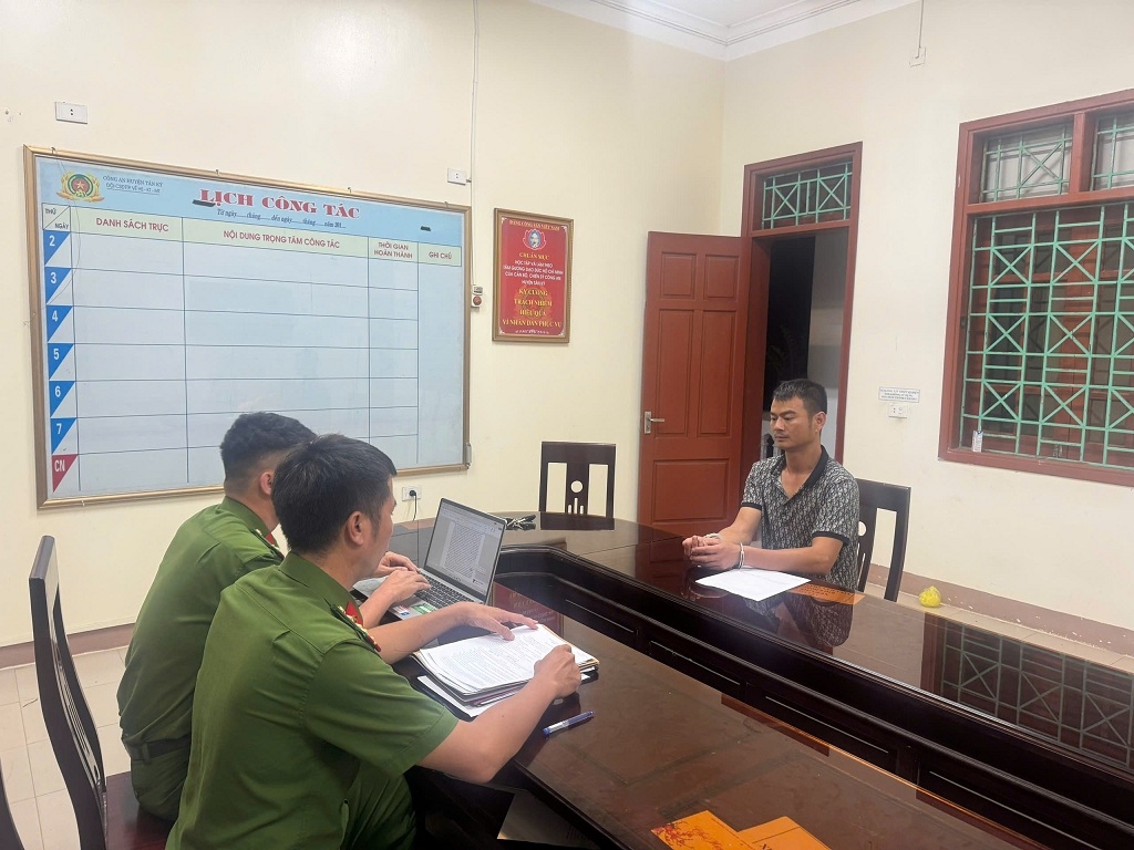 Đối tượng Nguyễn Văn Hòa tại Cơ quan Công an Đối tượng Nguyễn Văn Hòa tại Cơ quan Công an