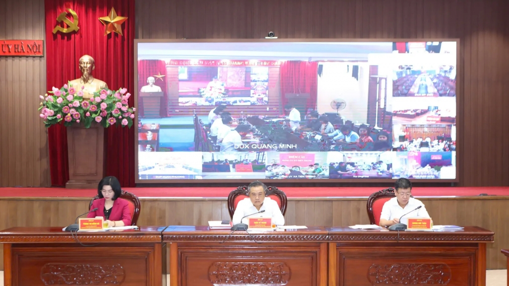 Thường trực Thành ủy - HĐND - UBND TP Hà Nội giao ban với các xã, phường, để tháo gỡ vướng mắc về phân cấp quản lý, đầu tư, thủ tục hành chính