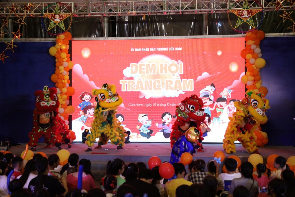 Lan tỏa niềm vui Trung thu đến thiếu nhi phường Cửa Nam