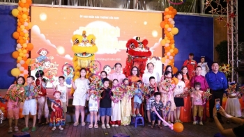 Lan tỏa niềm vui Trung thu đến thiếu nhi phường Cửa Nam