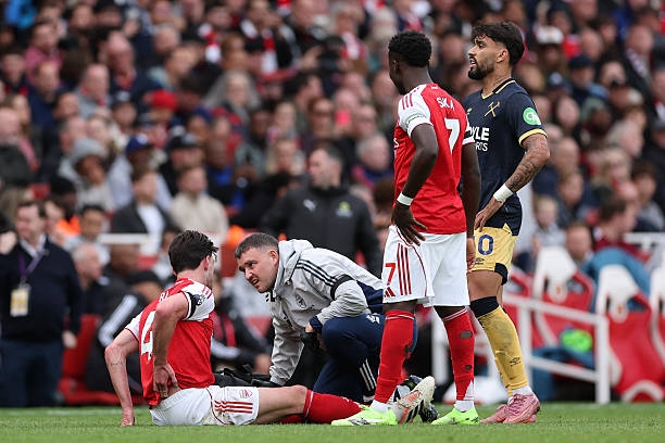 Arsenal tổn thất lớn sau chiến thắng trước West Ham Arsenal tổn thất lớn sau chiến thắng trước West Ham