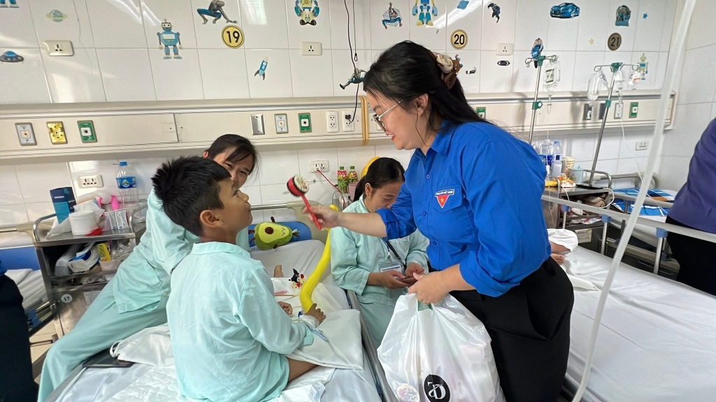 Tuổi trẻ Thủ đô trao gửi “Trung thu yêu thương” đến các em nhỏ