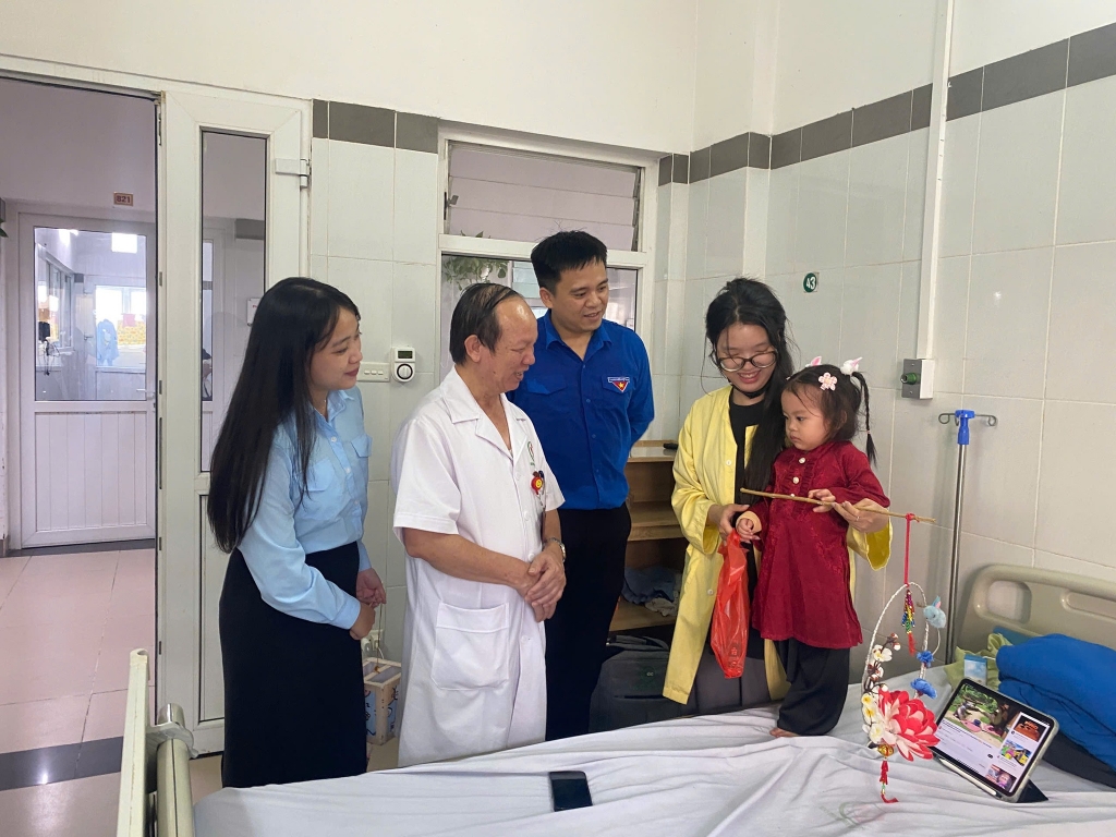 Tuổi trẻ Thủ đô trao gửi “Trung thu yêu thương” đến các em nhỏ