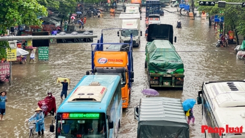 Hà Nội khuyến khích làm việc trực tuyến, xem xét cho học sinh nghỉ học khi bão Matmo ảnh hưởng miền Bắc