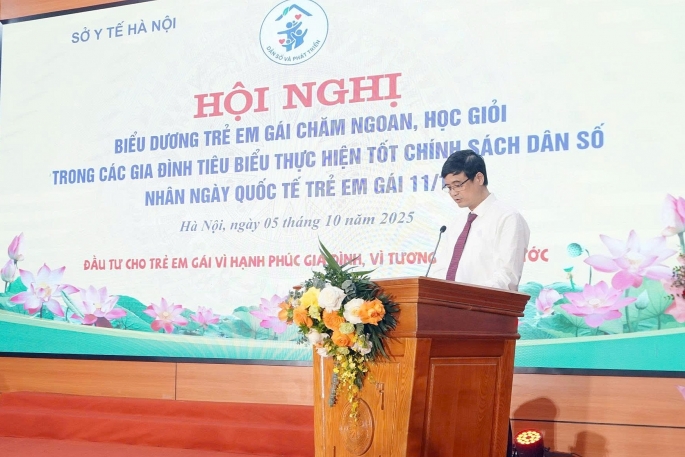 Phường Long Biên biểu dương 80 trẻ em gái tiêu biểu nhân Ngày Quốc tế Trẻ em gái