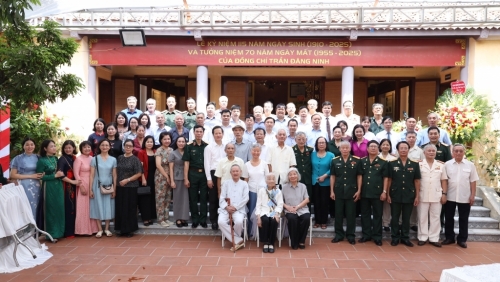 Đồng chí Trần Đăng Ninh là tấm gương sáng về đạo đức cách mạng, tinh thần kiên trung, bất khuất