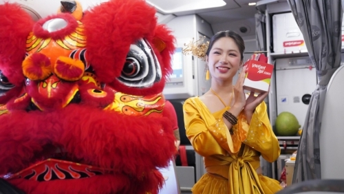 Vietjet mang bữa tiệc Trung thu độc đáo đến với hành khách trên độ cao 10.000 mét