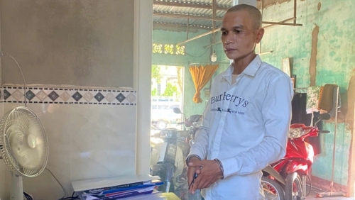 Gã đàn ông lợi dụng người dân nghỉ trưa để làm chuyện xấu