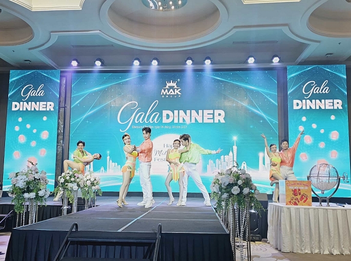 Chương trình văn nghệ chào mừng hội nghị, Ảnh: Văn Dũng Chương trình văn nghệ chào mừng hội nghị, Ảnh: Văn Dũng