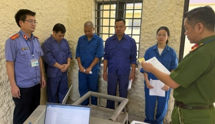 Khởi tố Hoàng Văn Huấn, Phó giám đốc Bệnh viện Phổi Hà Nội