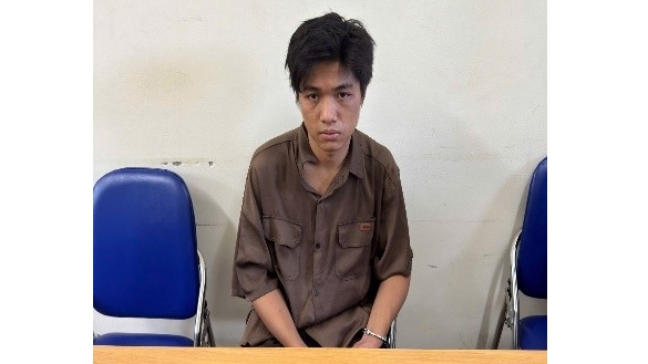 Bắt đối tượng Phan Tiến Đạt có hành vi phạm pháp trên phố Lĩnh Nam