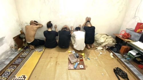 Phú Thọ: bắt quả tang 5 đối tượng tụ tập sử dụng trái phép ma túy đá