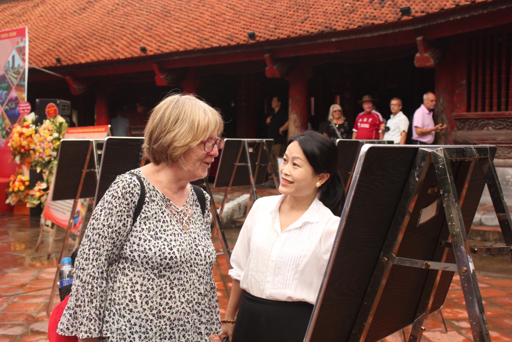 Triển lãm ảnh “Hà Nội trong tôi” lần thứ 20 hấp dẫn du khách quốc tế