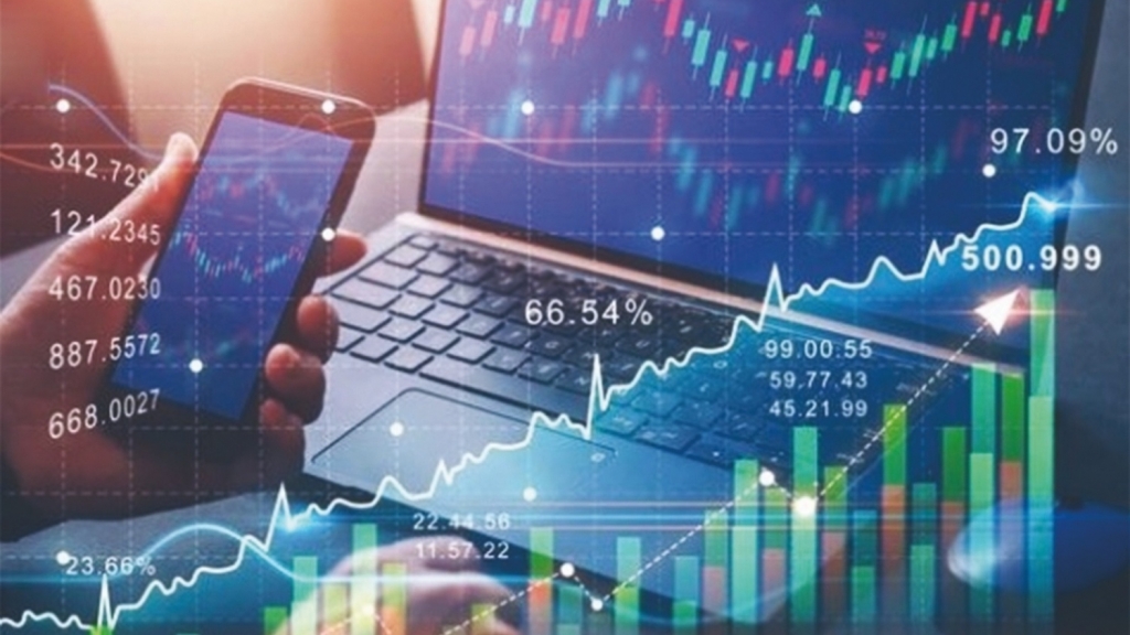 Thị trường chứng khoán ngày 8/10: VN-Index lập đỉnh mới với nhiều cổ phiếu trụ đảo chiều ngoạn mục