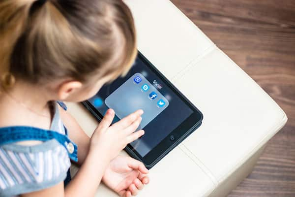 Đan Mạch cấm trẻ em dưới 15 tuổi sử dụng mạng xã hội