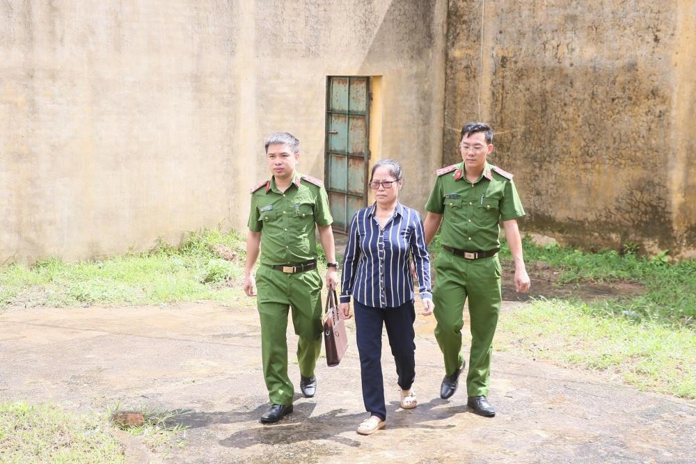 Đối tượng Nguyễn Thị Bích Thủy tại cơ quan Công an