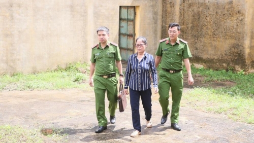 Bà lão U60 bị bắt sau 30 năm trốn truy nã