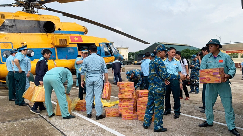 Đảm bảo tuyệt đối an toàn các chuyến bay cứu trợ vùng lũ phía Bắc