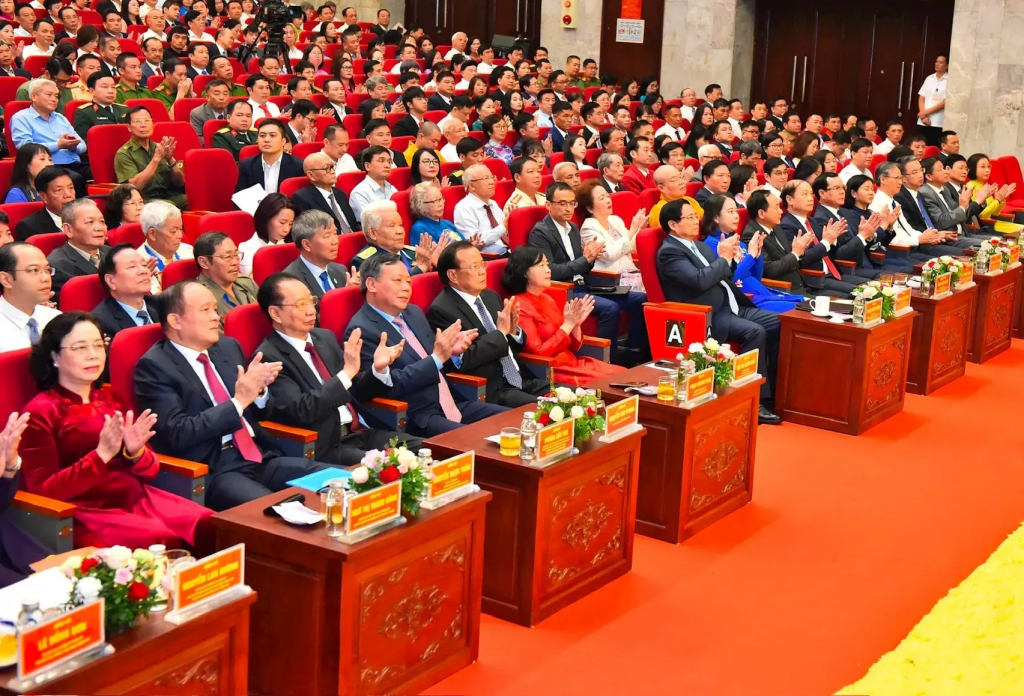 Các đồng chí lãnh đạo Đảng, Nhà nước và Hà Nội dự Đại hội.