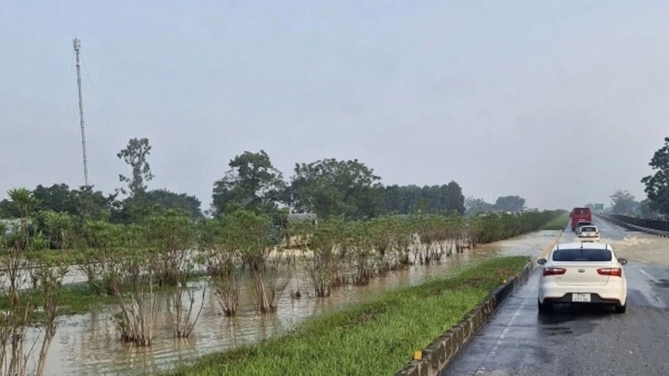 Cảnh báo ngập sâu trên Quốc lộ 3 và cao tốc Hà Nội – Thái Nguyên