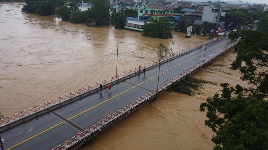 lũ trên sông Cầu, sông Thương (Bắc Ninh) và sông Trung (Lạng Sơn) tiếp tục xuống, tuy nhiên vẫn trên báo động 3