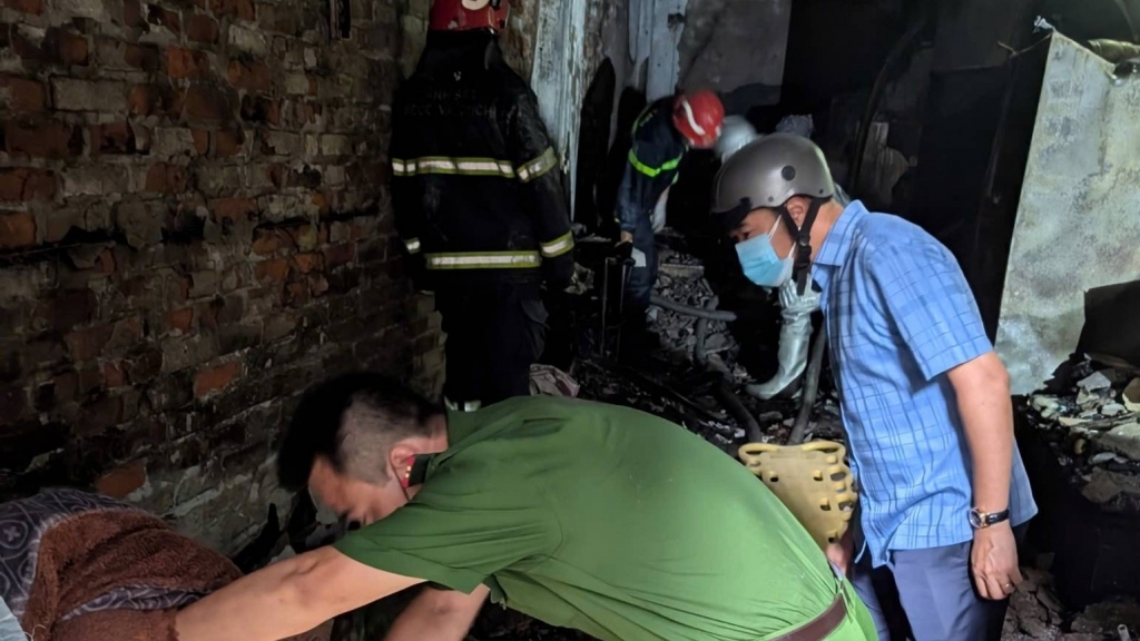 Hà Nội: cháy nhà dân lúc sáng sớm