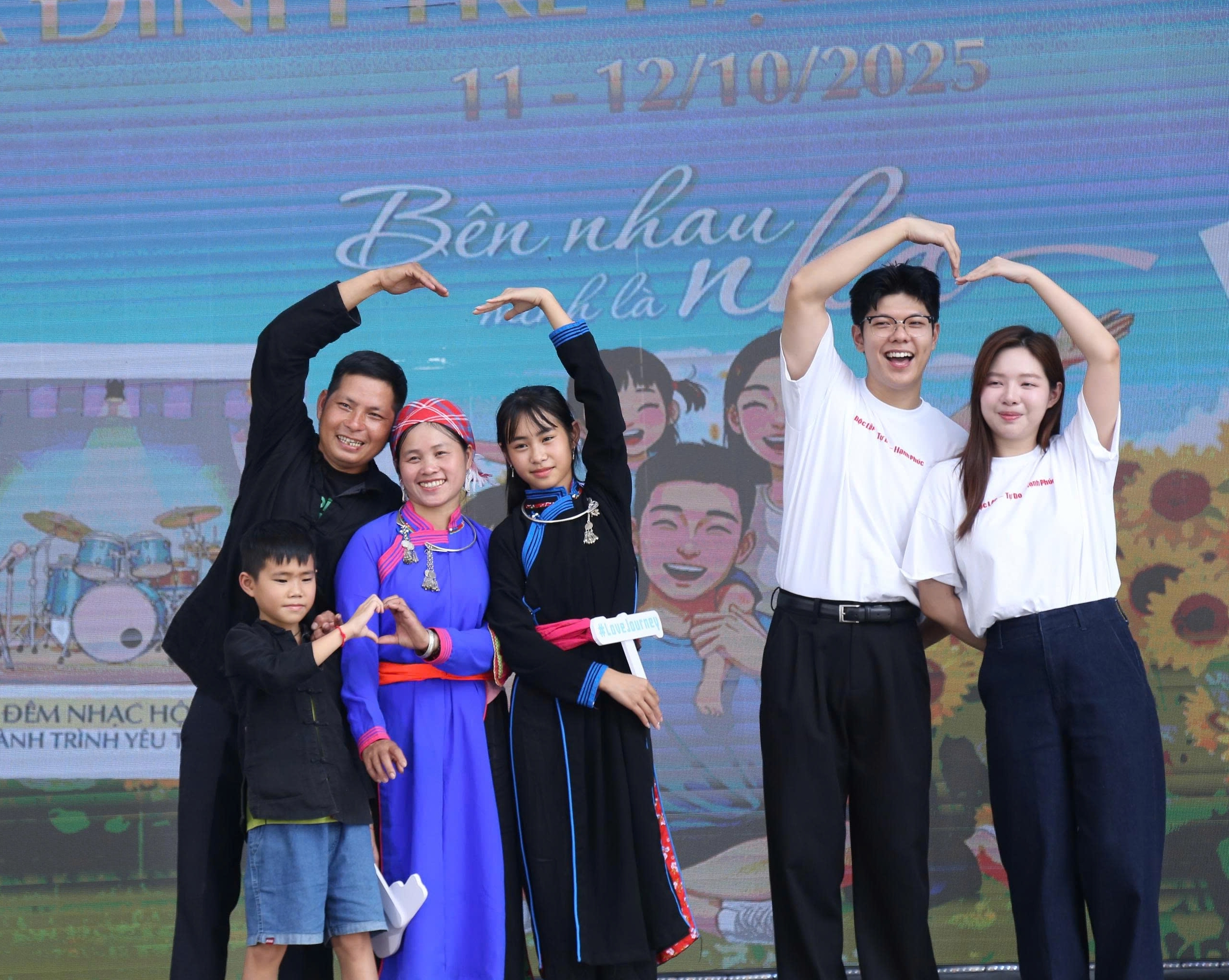 Bên nhau, mình là Nhà – Viết hành trình yêu thương