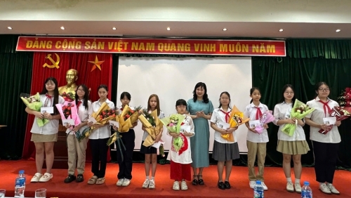 Phường Bạch Mai biểu dương 100 trẻ em gái chăm ngoan, học giỏi