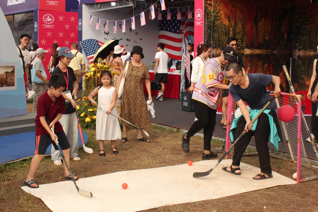 Hành trình kết nối sắc màu quốc tế tại Lễ hội Văn hóa thế giới lần thứ nhất Hà Nội Hành trình kết nối sắc màu quốc tế tại Lễ hội Văn hóa thế giới lần thứ nhất Hà Nội