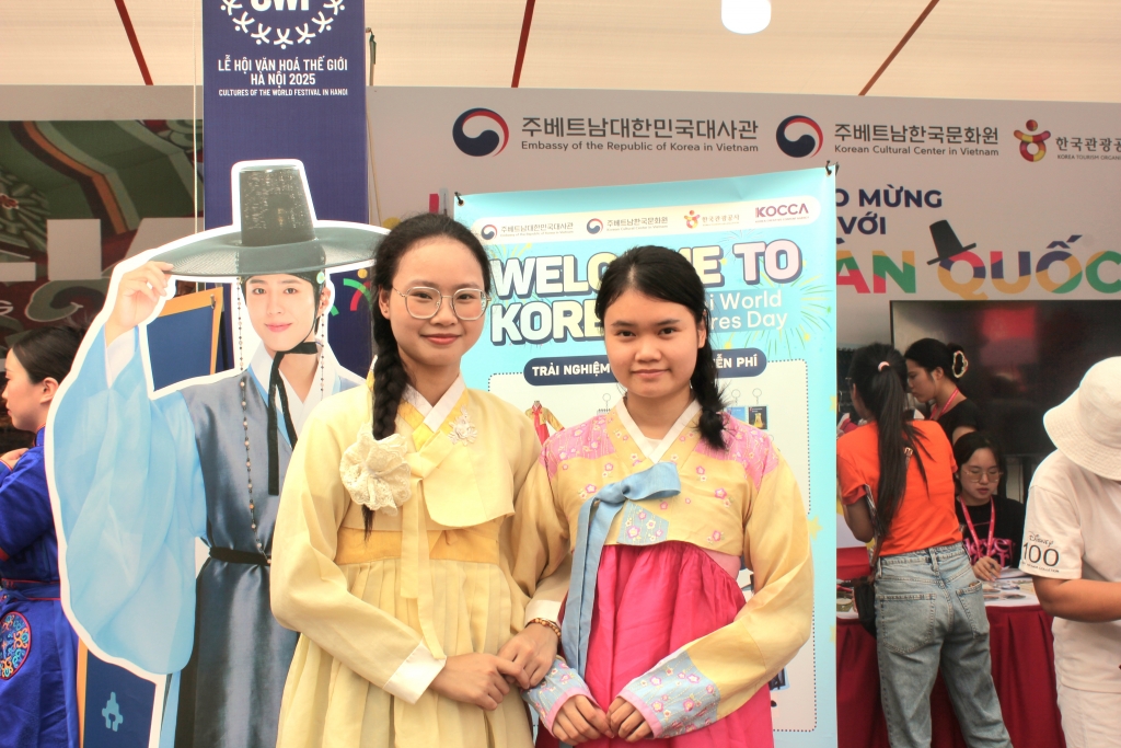 Hành trình kết nối sắc màu quốc tế tại Lễ hội Văn hóa thế giới lần thứ nhất Hà Nội Hành trình kết nối sắc màu quốc tế tại Lễ hội Văn hóa thế giới lần thứ nhất Hà Nội