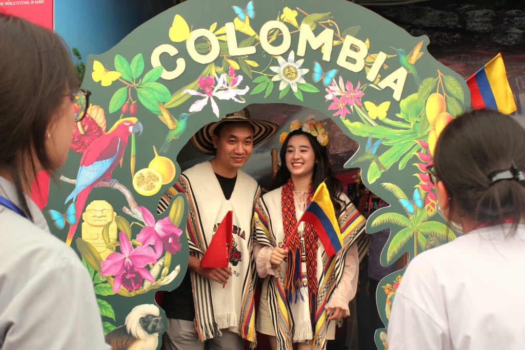 Hành trình kết nối sắc màu quốc tế tại Lễ hội Văn hóa thế giới lần thứ nhất Hà Nội Hành trình kết nối sắc màu quốc tế tại Lễ hội Văn hóa thế giới lần thứ nhất Hà Nội