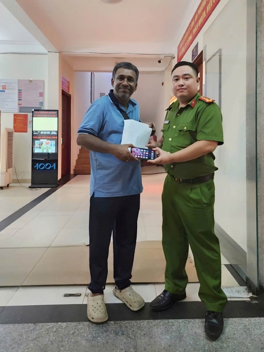 Công an phường Ba Đình để lại ấn tượng đẹp trong lòng du khách trong nước và quốc tế