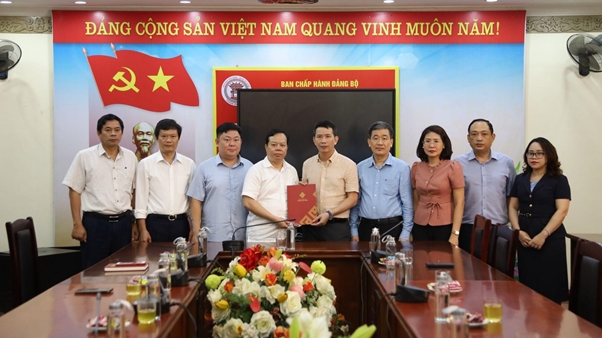 Phường Cửa Nam hỗ trợ gia đình nạn nhân vụ cháy tại phố Kim Hoa