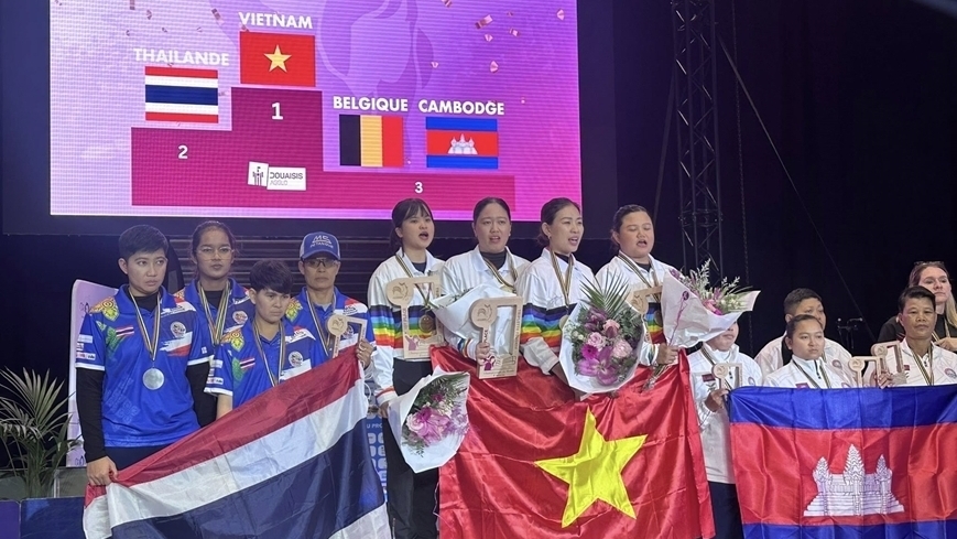 Đội tuyển bi sắt nữ Việt Nam xuất sắc bảo vệ thành công ngôi vô địch thế giới