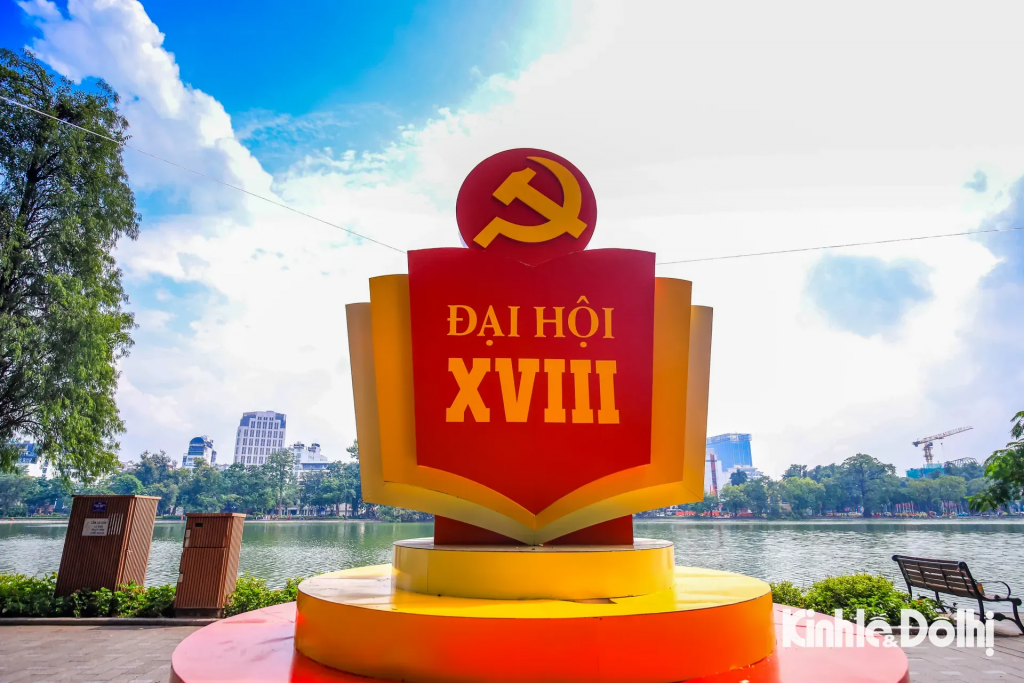 Đại hội đại biểu Đảng bộ TP Hà Nội lần thứ XVIII, nhiệm kỳ 2025-2030 diễn ra trong 3 ngày ( từ 15 – 17/10), tại Trung tâm hội nghị quốc gia. Trong đó, phiên trù bị diễn ra ngày 15/10, phiên chính thức khai mạc ngày 16/10, bế mạc ngày 17/10/2025. Đại hội đại biểu Đảng bộ TP Hà Nội lần thứ XVIII, nhiệm kỳ 2025-2030 diễn ra trong 3 ngày ( từ 15 – 17/10), tại Trung tâm hội nghị quốc gia. Trong đó, phiên trù bị diễn ra ngày 15/10, phiên chính thức khai mạc ngày 16/10, bế mạc ngày 17/10/2025.