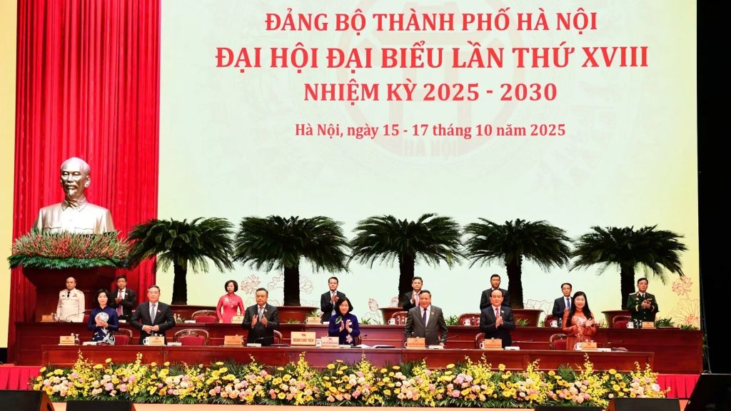 Danh sách Đoàn Chủ tịch, Đoàn Thư ký và Ban Thẩm tra tư cách đại biểu