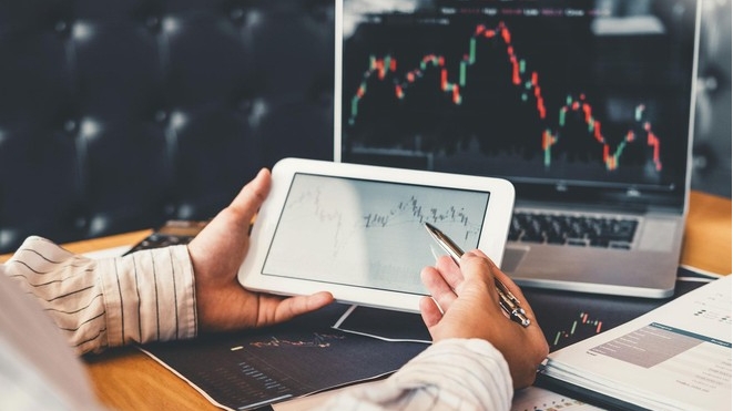 Thị trường chứng khoán ngày 15/10: VN-Index giảm do áp lực chốt lời