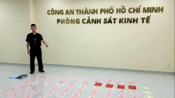 Công an TP Hồ Chí Minh phát hiện 80 sổ đỏ, ngoại tệ và nhiều tài sản giá trị trong nhà “Ngân 98”