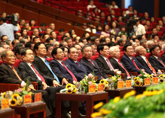 Bí thư Thành uỷ Bùi Thị Minh Hoài phát biểu khai mạc Đại hội đại biểu Đảng bộ TP Hà Nội lần thứ XVIII, nhiệm kỳ 2025 – 2030