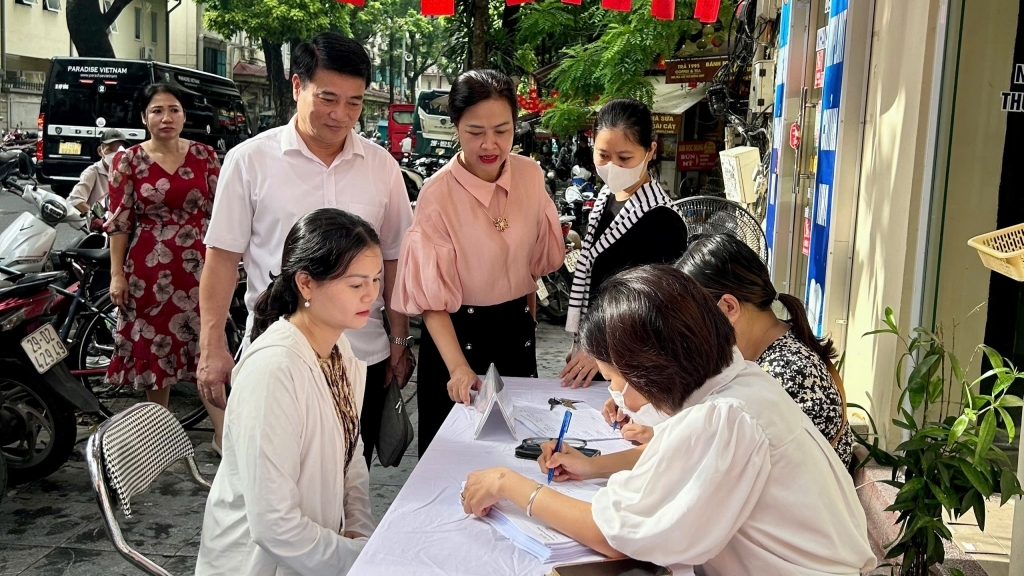 Phường Hoàn Kiếm tổ chức khám sức khỏe sinh sản cho phụ nữ nhân dịp 20/10