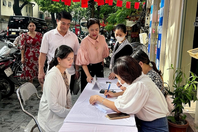 Phường Hoàn Kiếm tổ chức khám sức khỏe sinh sản cho phụ nữ nhân dịp 20/10