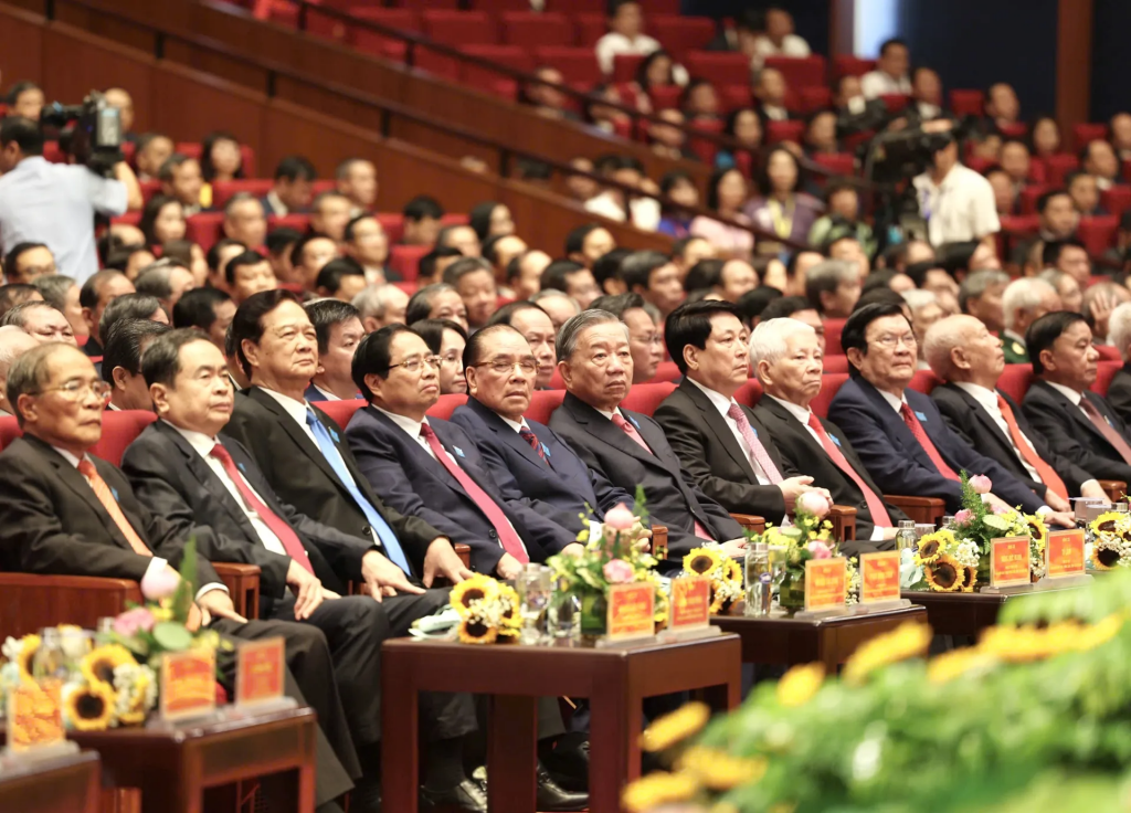 Các đồng chí lãnh đạo, nguyên lãnh đạo Đảng và Nhà nước tham dự phiên khai mạc Đại hội