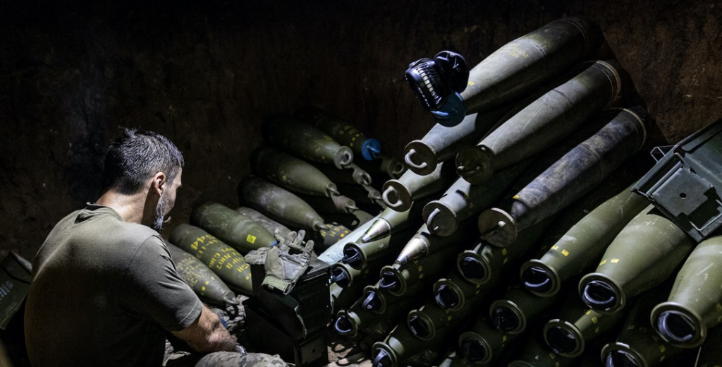 Ukraine khởi động sản xuất đạn pháo cỡ lớn, gia tăng căng thẳng với Nga