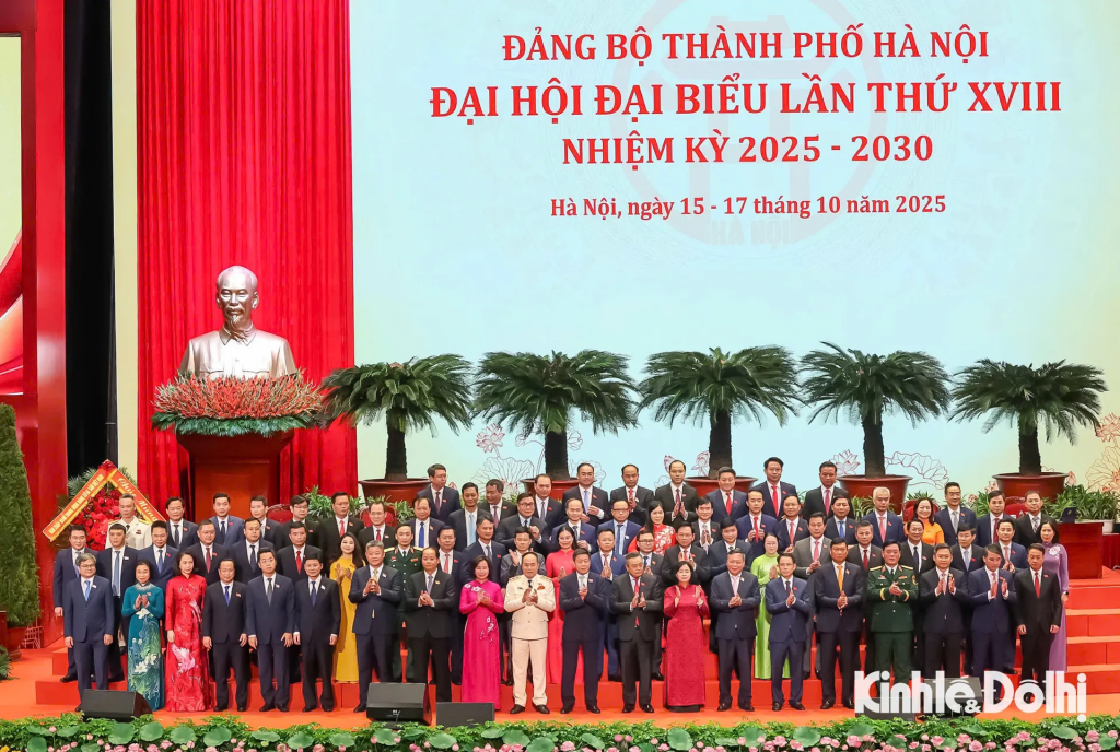 Ban Chấp hành Đảng bộ Thành phố Hà Nội khóa XVIII, nhiệm kỳ 2025 - 2030 ra mắt Đại hội Ban Chấp hành Đảng bộ Thành phố Hà Nội khóa XVIII, nhiệm kỳ 2025 - 2030 ra mắt Đại hội