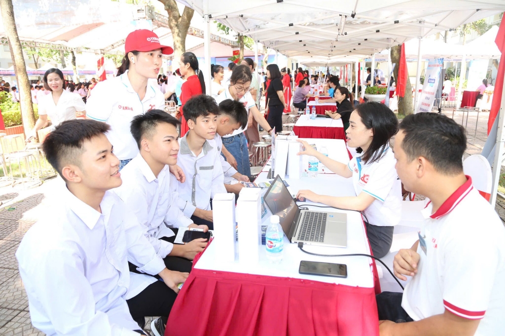 Hà Nội phát triển việc làm bền vững