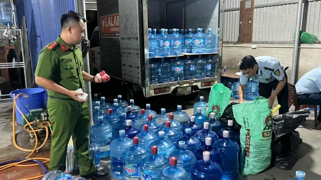 Trách nhiệm pháp lý vụ nước lã “đội lốt” Lavie