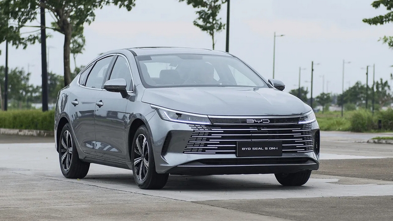 BYD Seal 5 ra mắt tại Việt Nam: Sedan hybrid hạng C giá 696 triệu đồng
