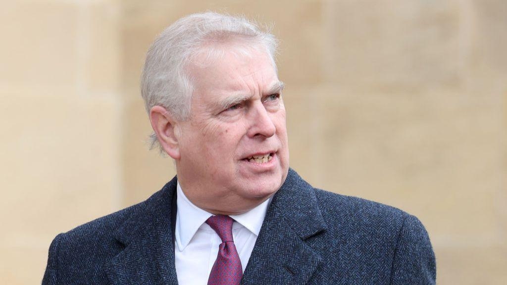 Hoàng tử Andrew chính thức từ bỏ tước hiệu “Công tước xứ York”