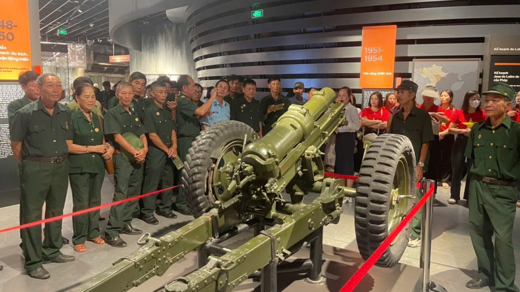 Ôn lại truyền thống, nâng cao ý thức, trách nhiệm bảo vệ Tổ quốc