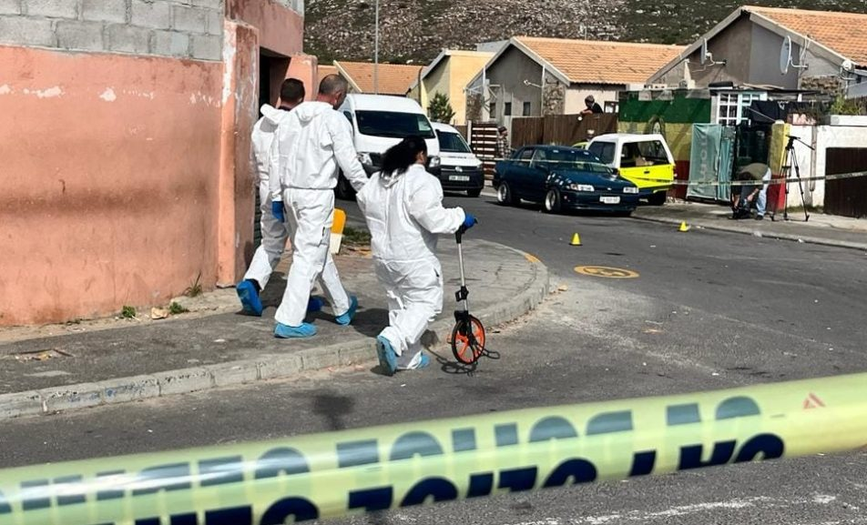 Bảy người thiệt mạng trong vụ xả súng “vô nghĩa” tại Cape Town Bảy người thiệt mạng trong vụ xả súng “vô nghĩa” tại Cape Town